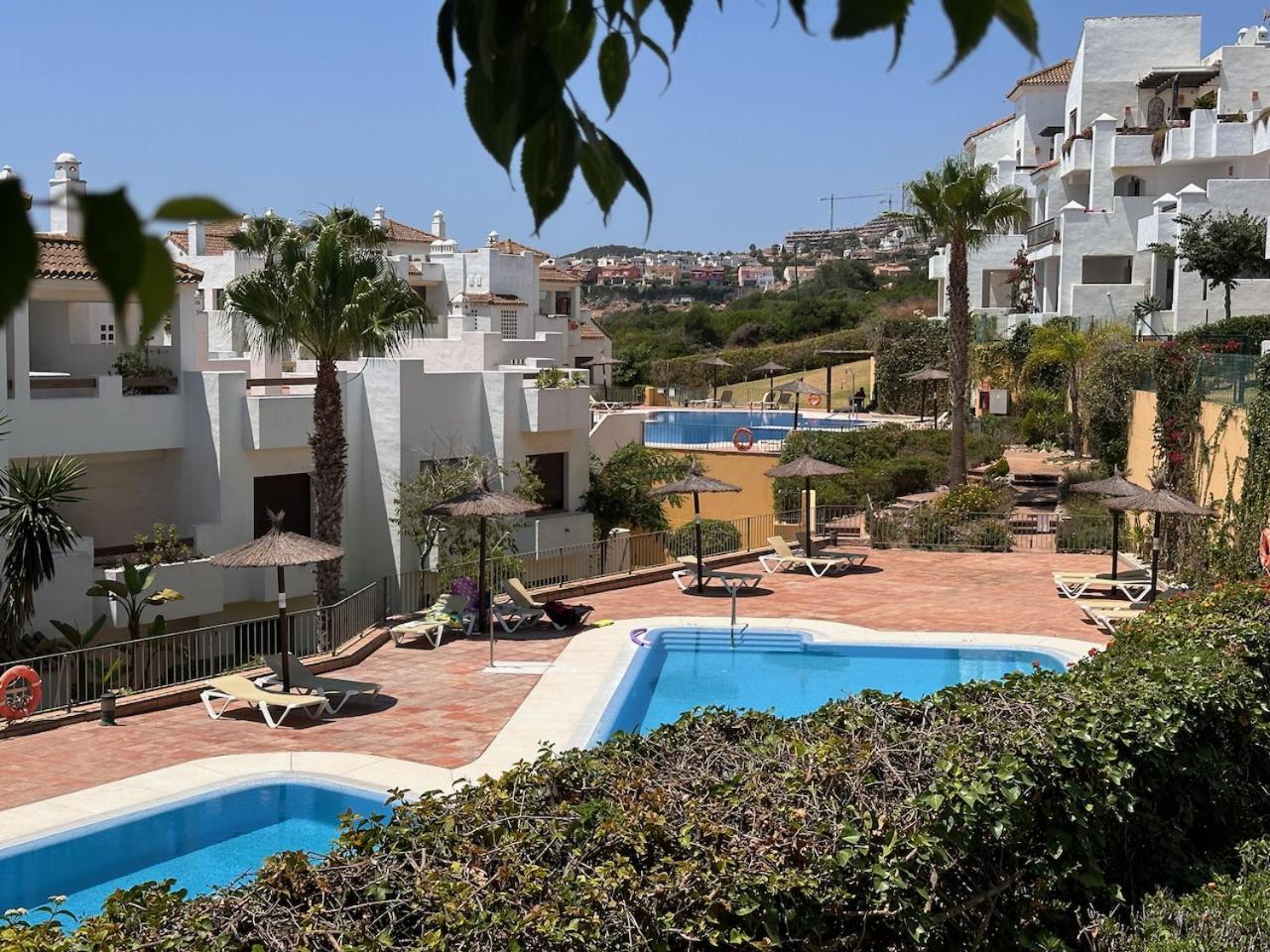 Quiet Family Apartment, 4 Pools, Close To The Beach And Golf, La Marina Alcaidesa 9 02 エクステリア 写真