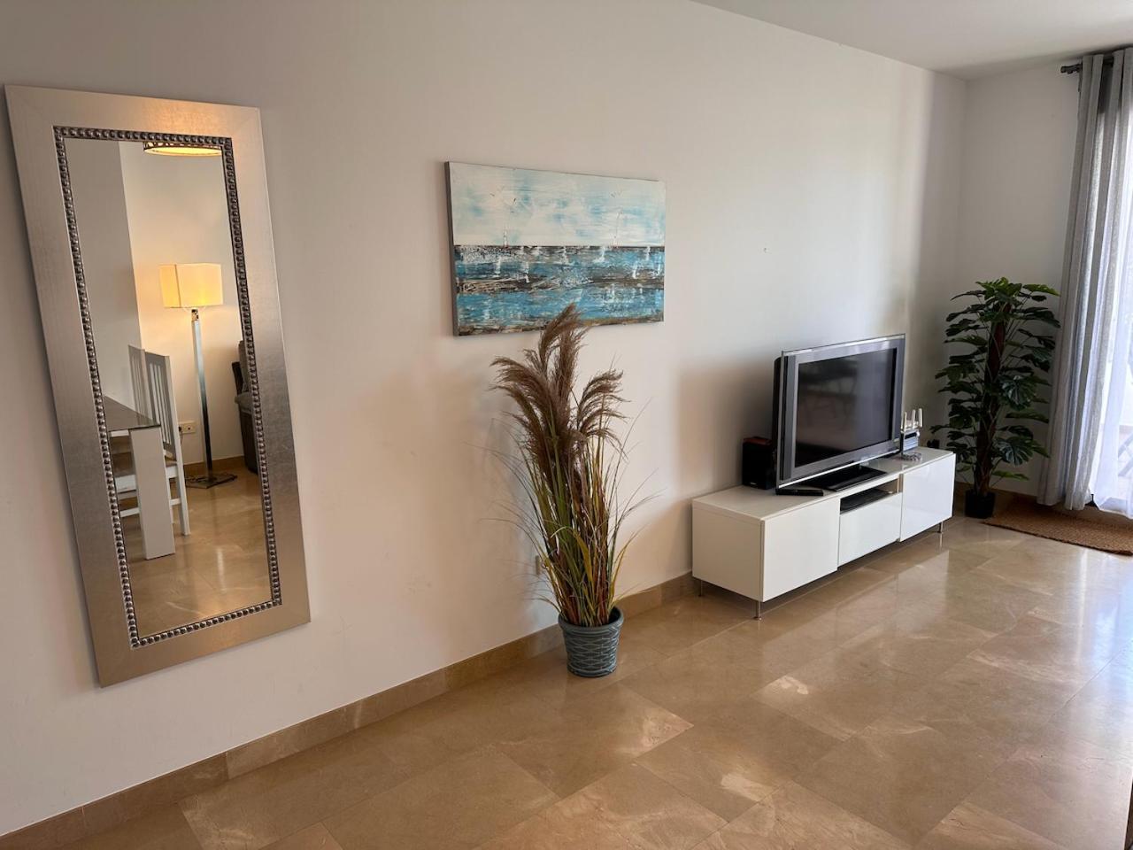 Quiet Family Apartment, 4 Pools, Close To The Beach And Golf, La Marina Alcaidesa 9 02 エクステリア 写真